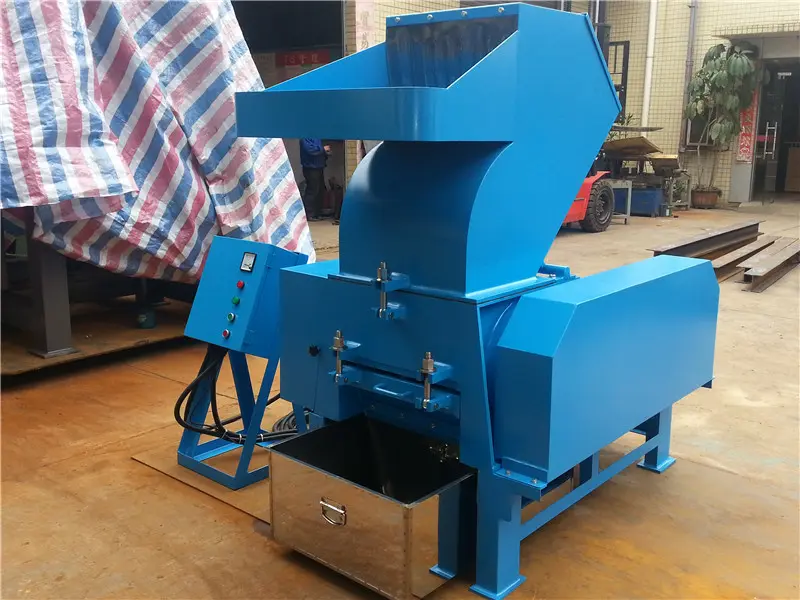 Plastic crusher073y9